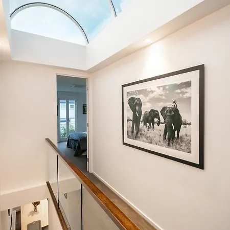 Sophisticated Art Deco In The Heart Of Toorak Villa Melbourne Exterior photo