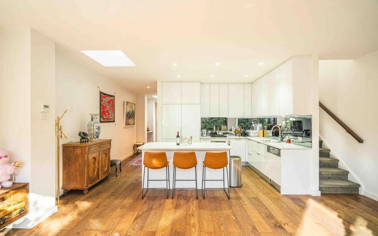 Sophisticated Art Deco In The Heart Of Toorak * Melbourne