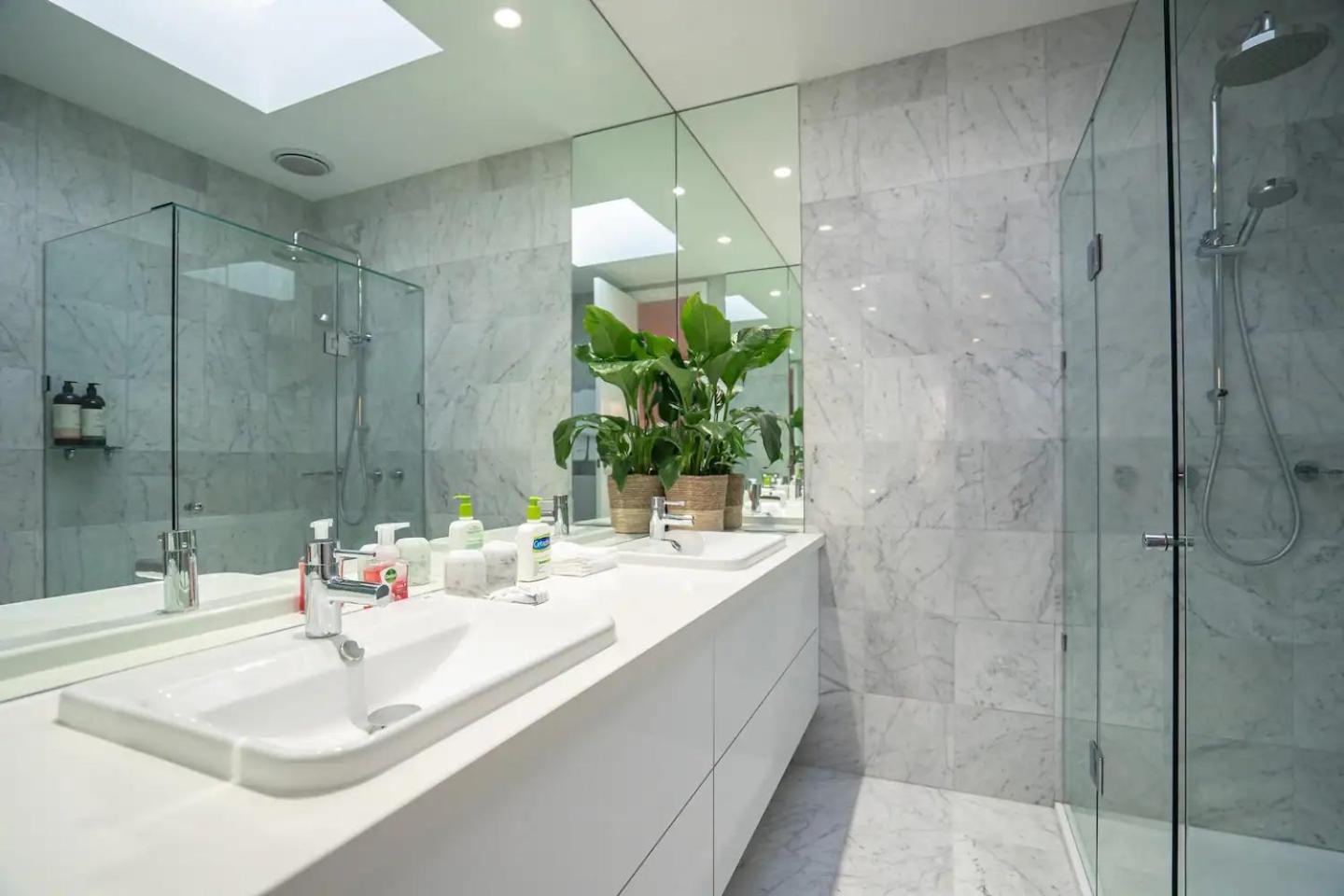 Sophisticated Art Deco In The Heart Of Toorak Holiday home *