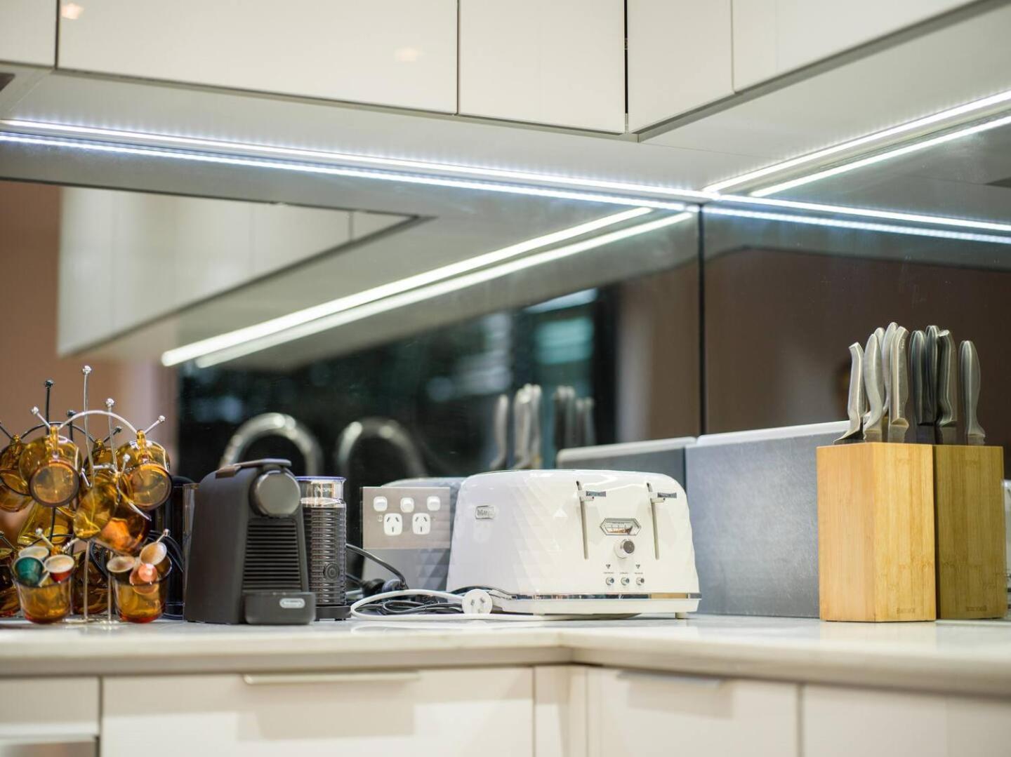 Sophisticated Art Deco In The Heart Of Toorak Melbourne